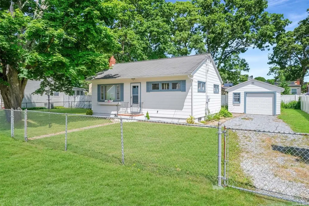 23 Robinwood Drive Mastic Beach NY 11951