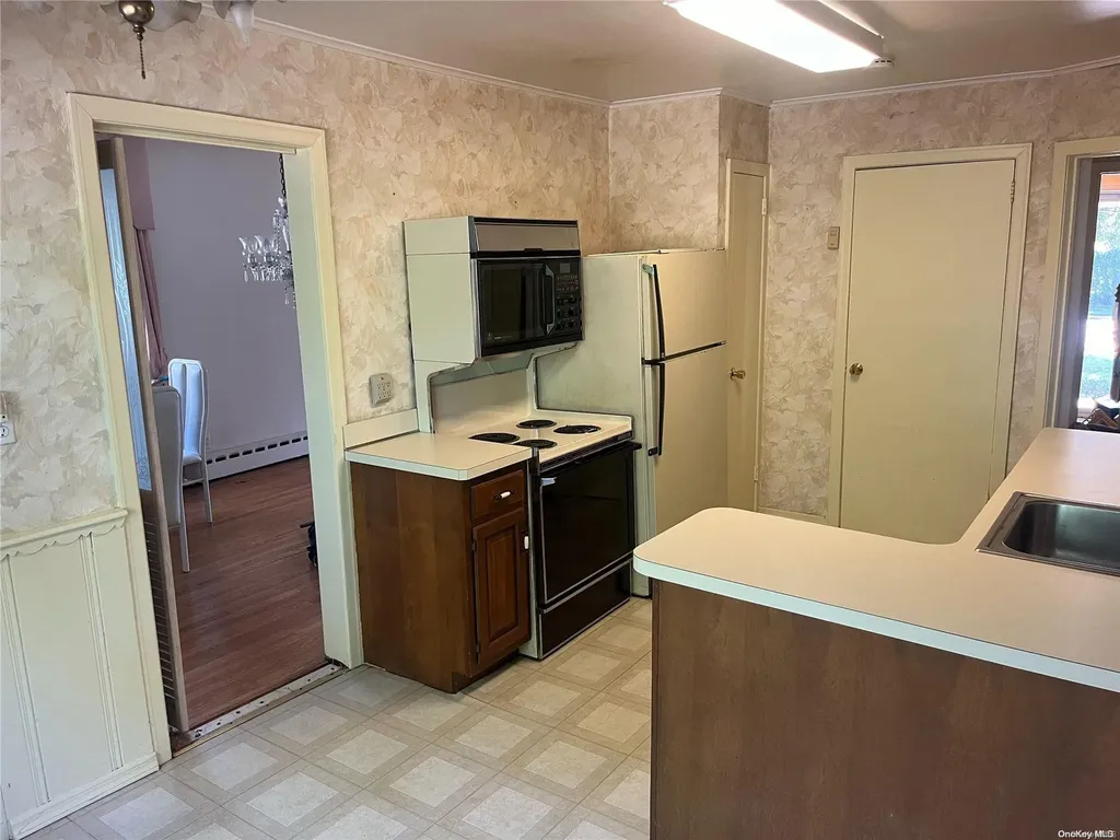 169 Patton Boulevard New Hyde Park NY 11040