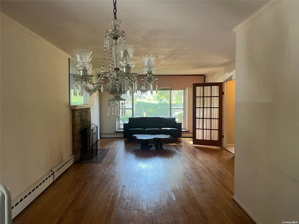 169 Patton Boulevard New Hyde Park NY 11040