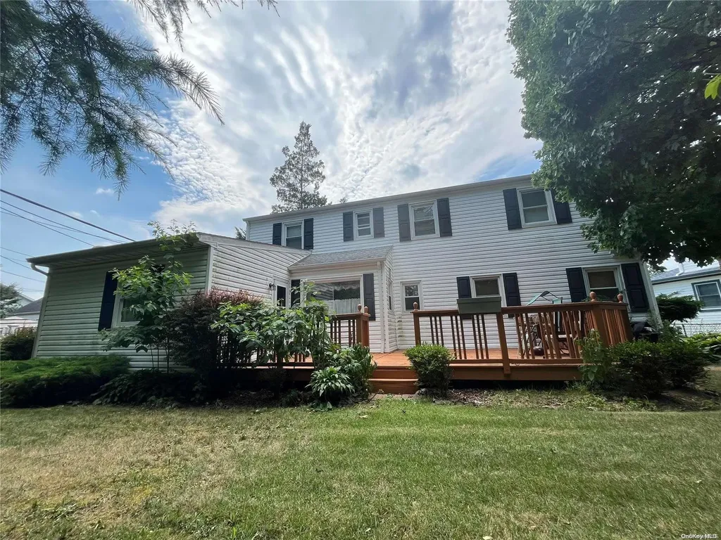 169 Patton Boulevard New Hyde Park NY 11040