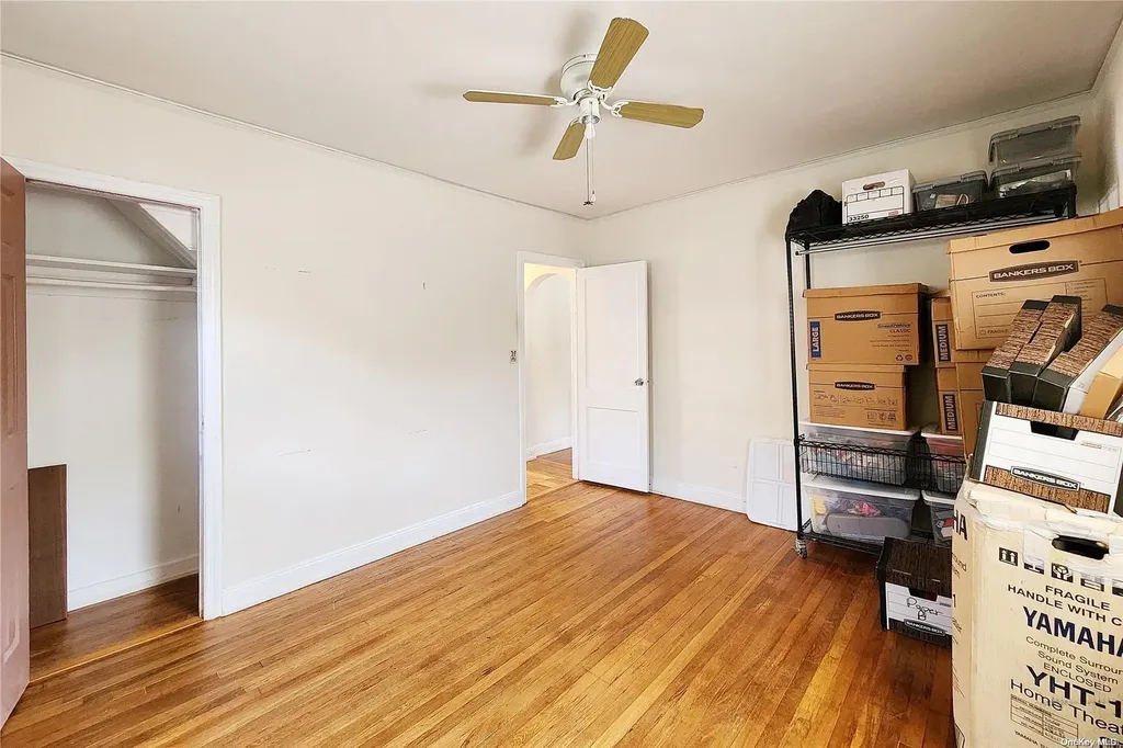 32 Brian Street New Hyde Park NY 11040