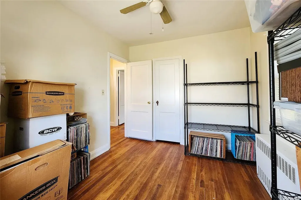 32 Brian Street New Hyde Park NY 11040