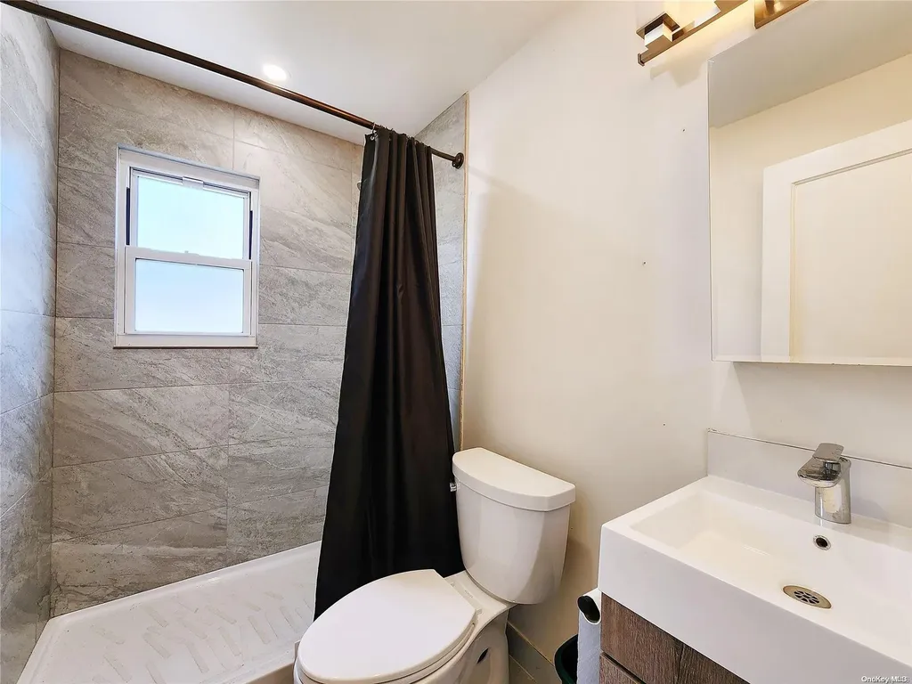 32 Brian Street New Hyde Park NY 11040