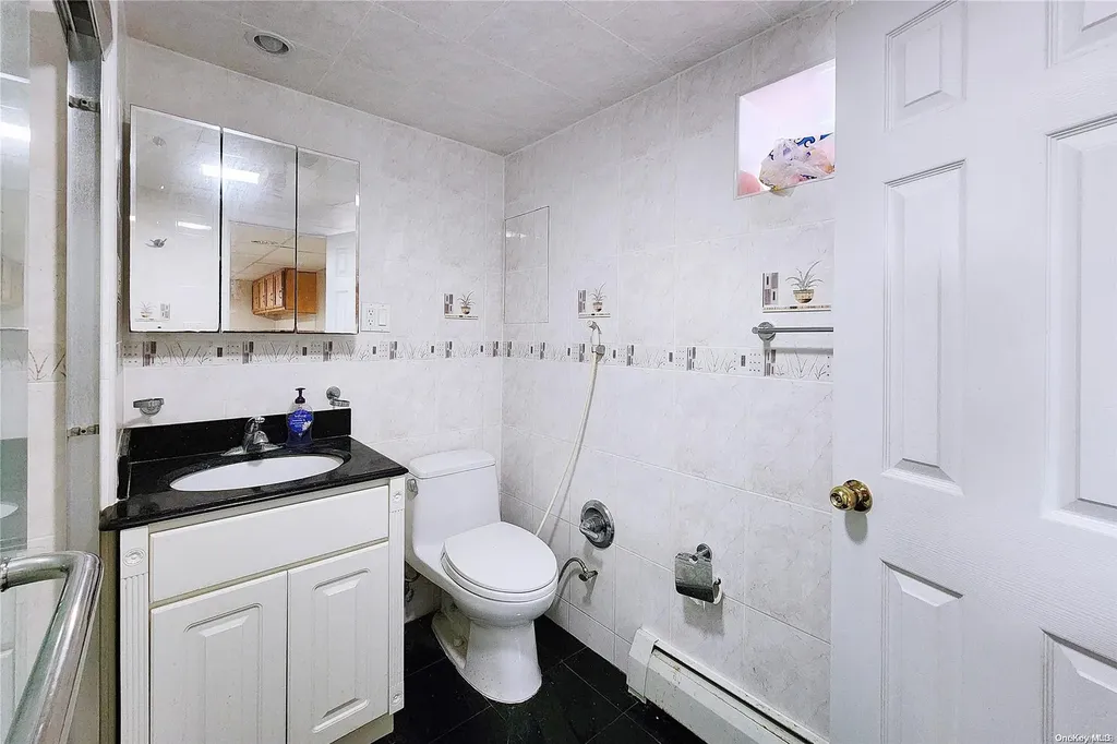 32 Brian Street New Hyde Park NY 11040