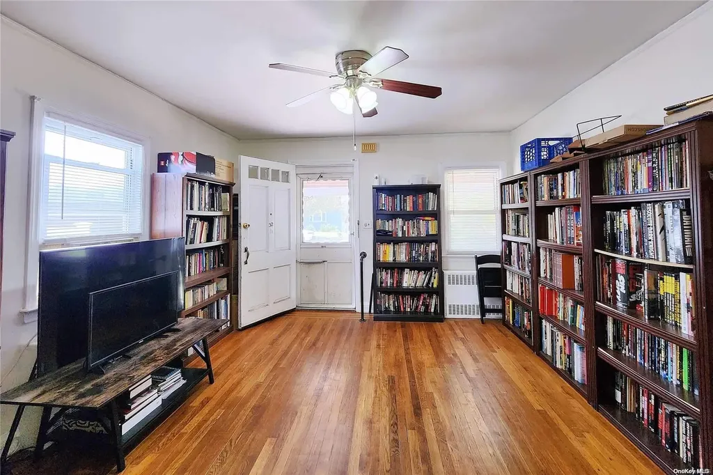 32 Brian Street New Hyde Park NY 11040