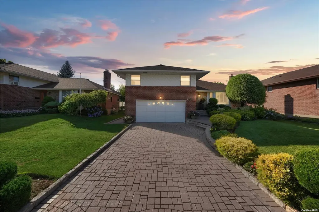 38 Edgewood Drive New Hyde Park NY 11040