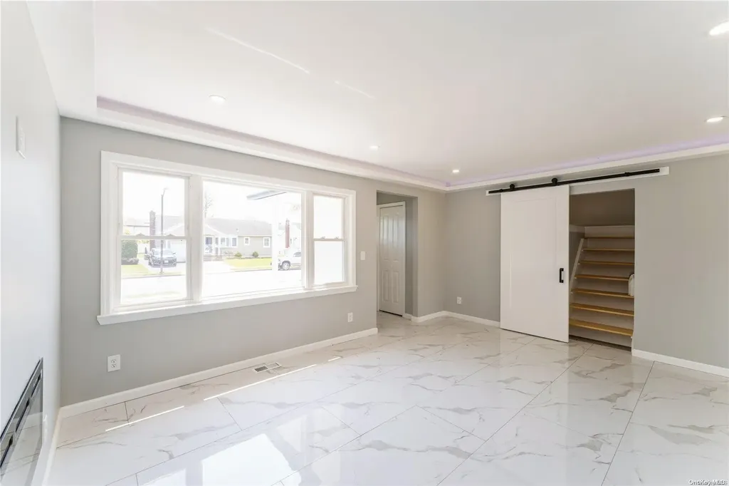 30 Crestline Avenue Bethpage NY 11714