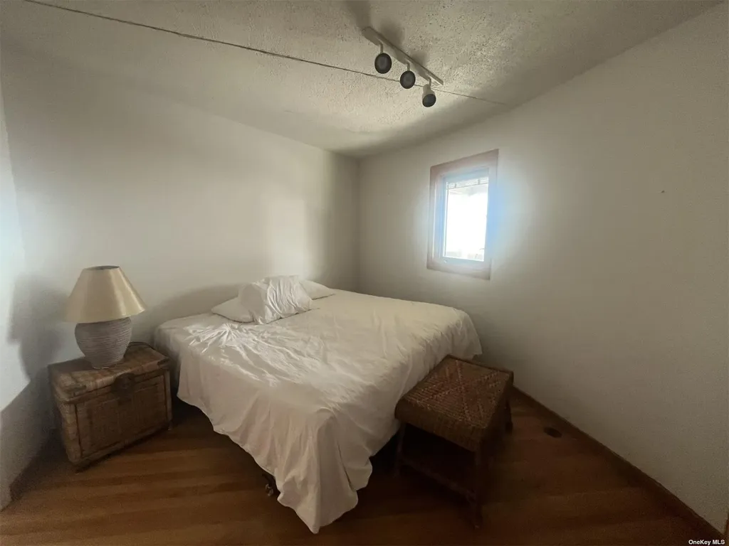 85 Bungalow Walk Ocean Beach NY 11770