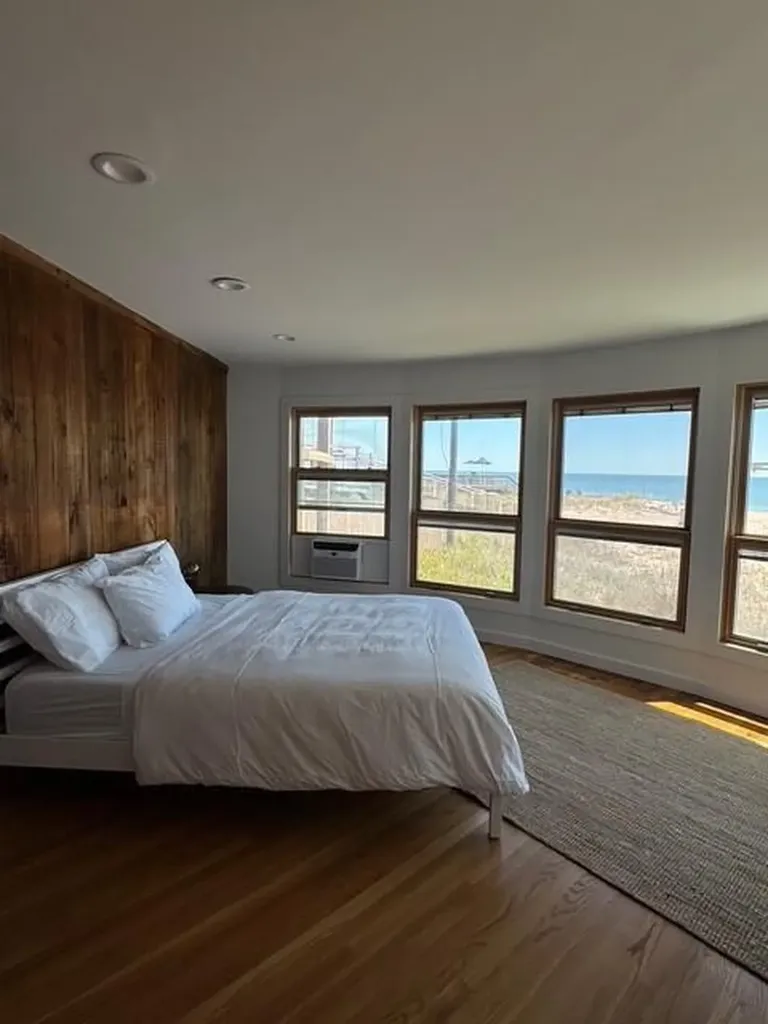 85 Bungalow Walk Ocean Beach NY 11770