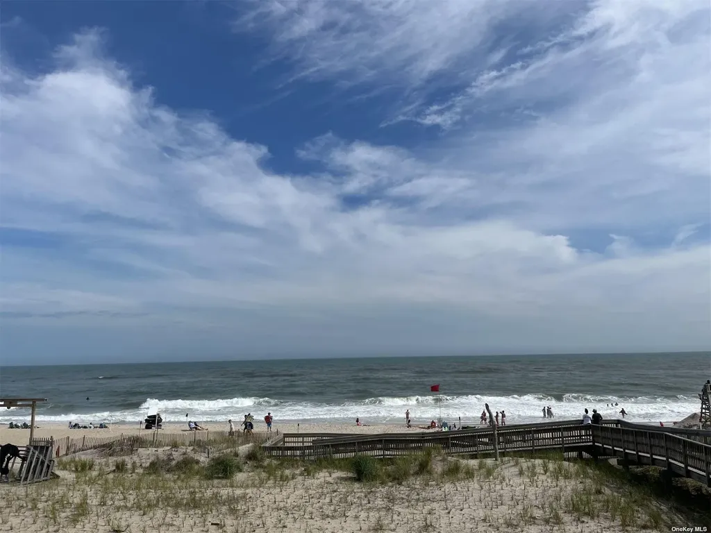 85 Bungalow Walk Ocean Beach NY 11770