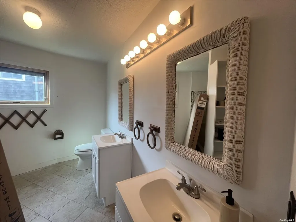 85 Bungalow Walk Ocean Beach NY 11770
