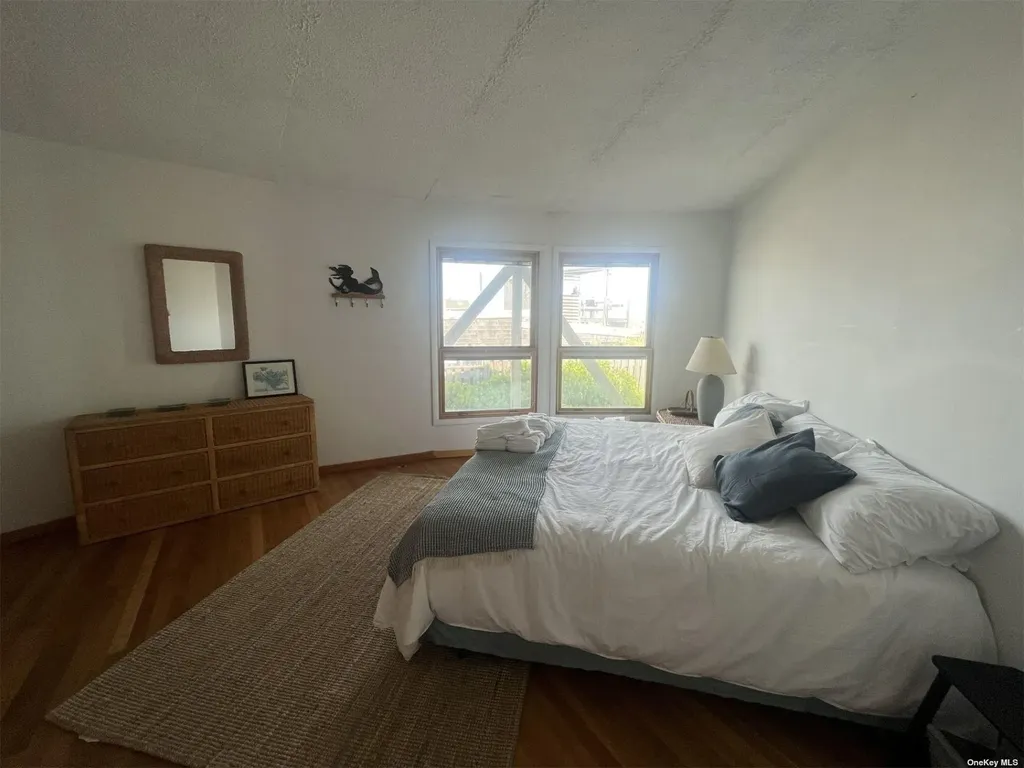 85 Bungalow Walk Ocean Beach NY 11770