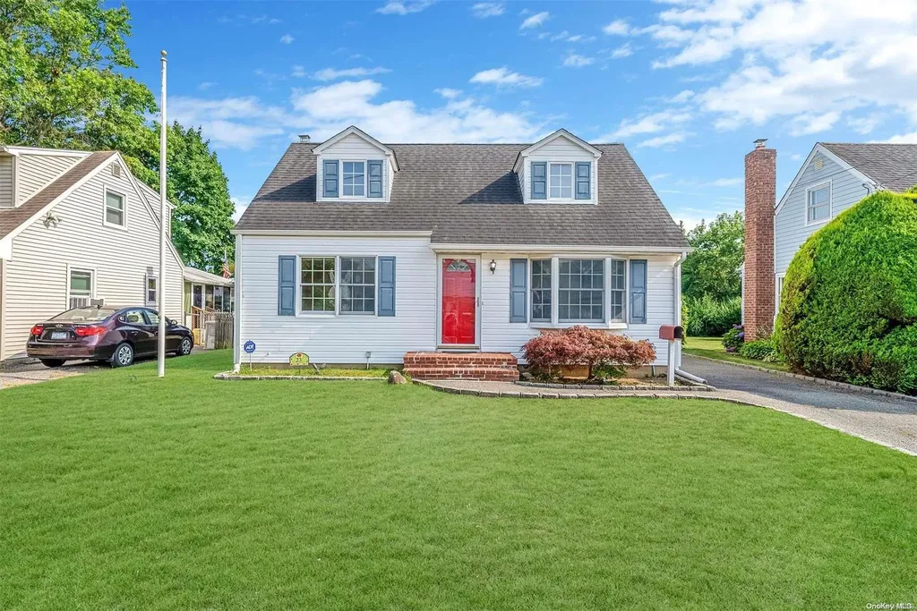 23 Nassau Avenue Plainview NY 11803