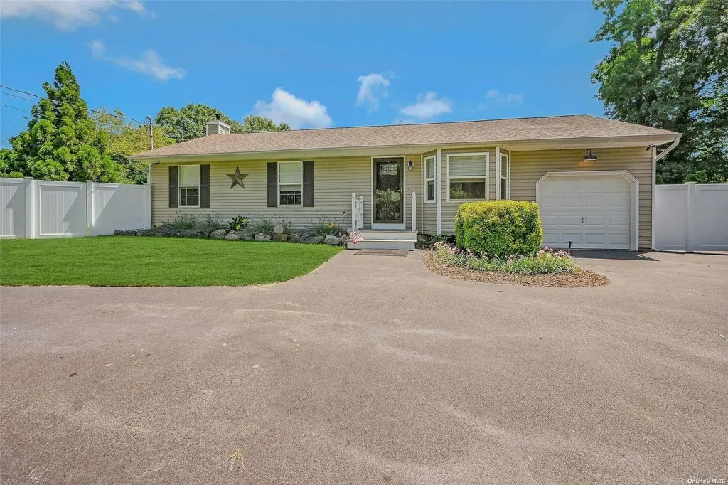 25 Upton Drive Sound Beach NY 11789