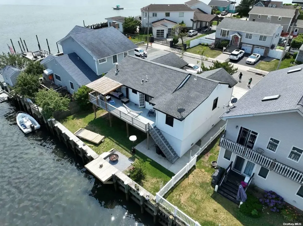 109 Stirling Avenue Freeport NY 11520
