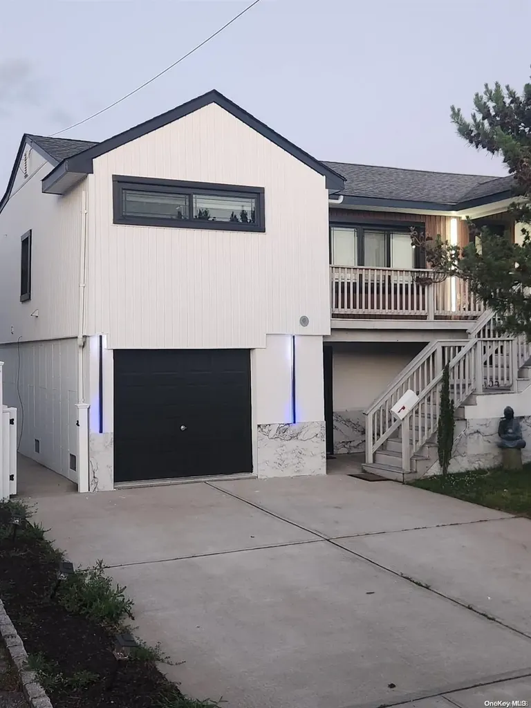 109 Stirling Avenue Freeport NY 11520