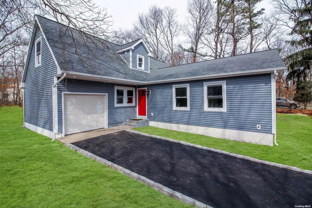 6 Eileen Court Medford NY 11763
