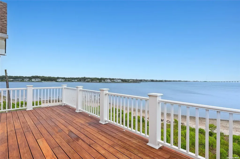 20 Ludlow Lane Hampton Bays NY 11946