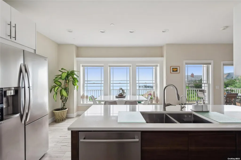 20 Ludlow Lane Hampton Bays NY 11946