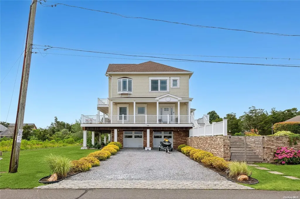 20 Ludlow Lane Hampton Bays NY 11946
