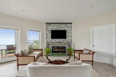 20 Ludlow Lane Hampton Bays NY 11946
