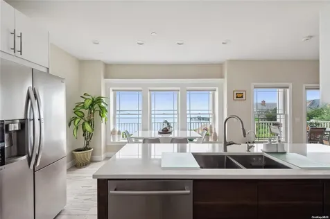 20 Ludlow Lane Hampton Bays NY 11946