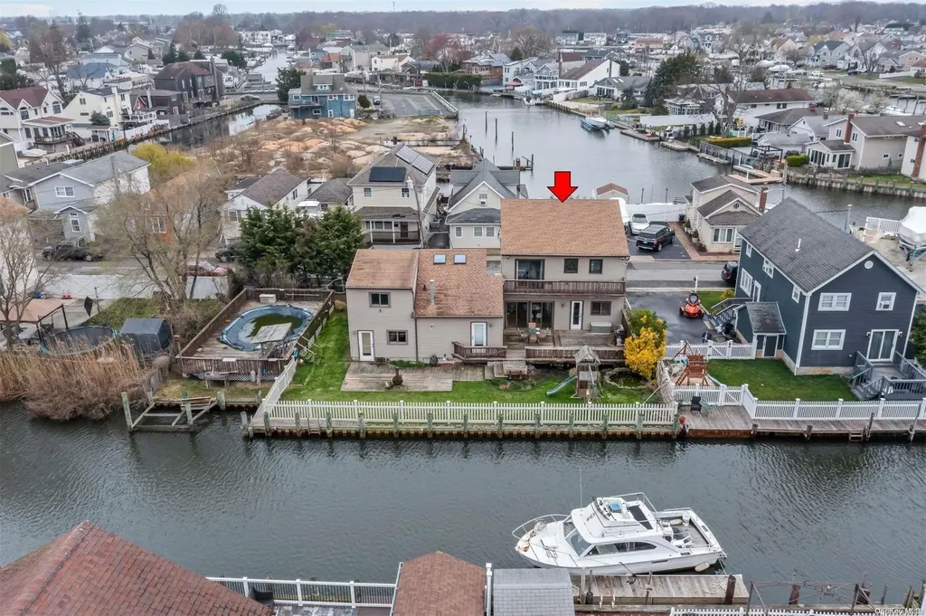 125 Kopf Road Bellmore NY 11710