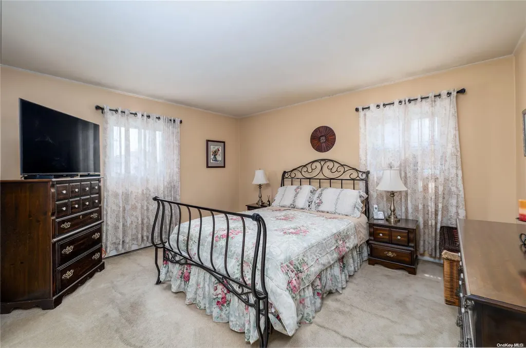 186 Saint Marks Avenue Freeport NY 11520