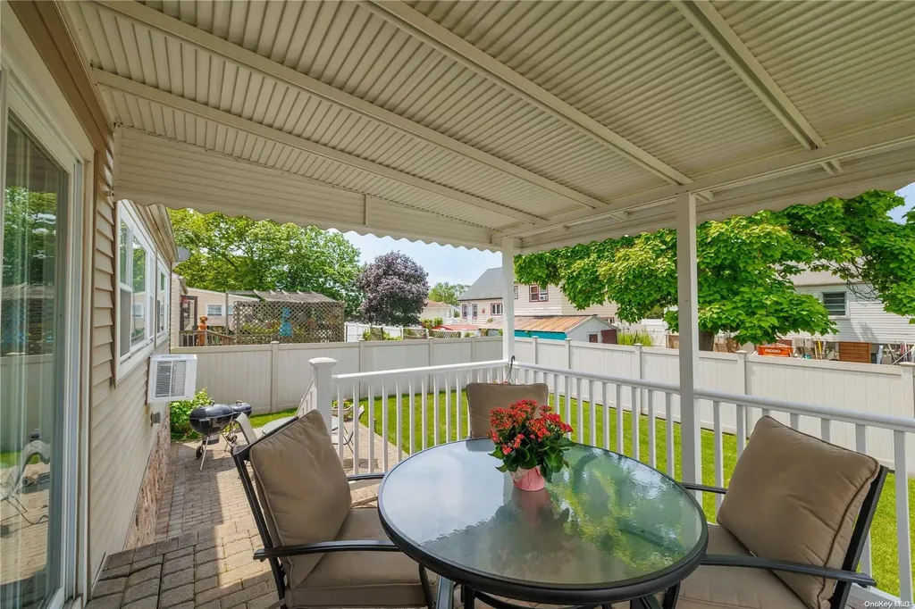 186 Saint Marks Avenue Freeport NY 11520
