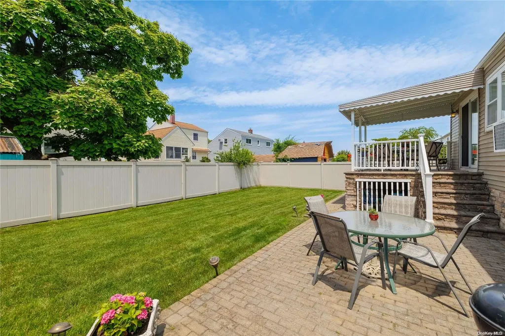 186 Saint Marks Avenue Freeport NY 11520