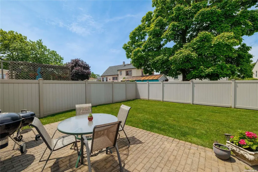 186 Saint Marks Avenue Freeport NY 11520
