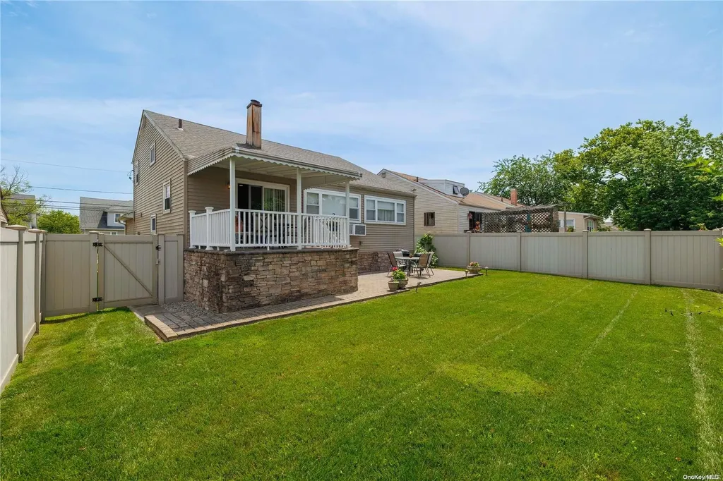 186 Saint Marks Avenue Freeport NY 11520