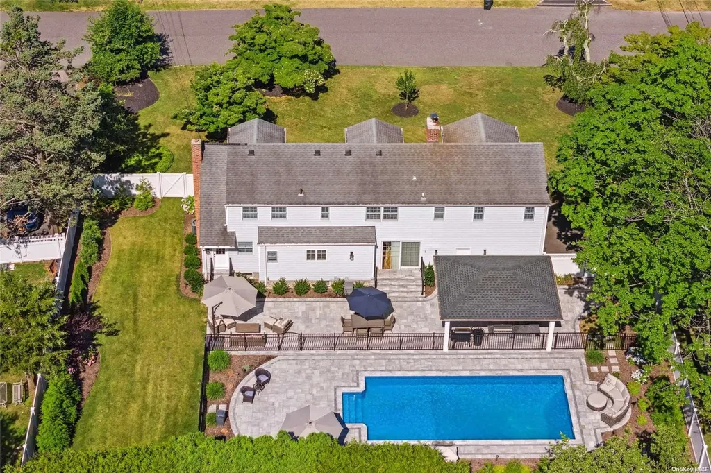 7 Salem Drive Stony Brook NY 11790
