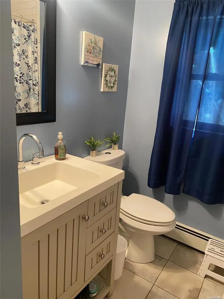 96 Raynor Road Ridge NY 11961
