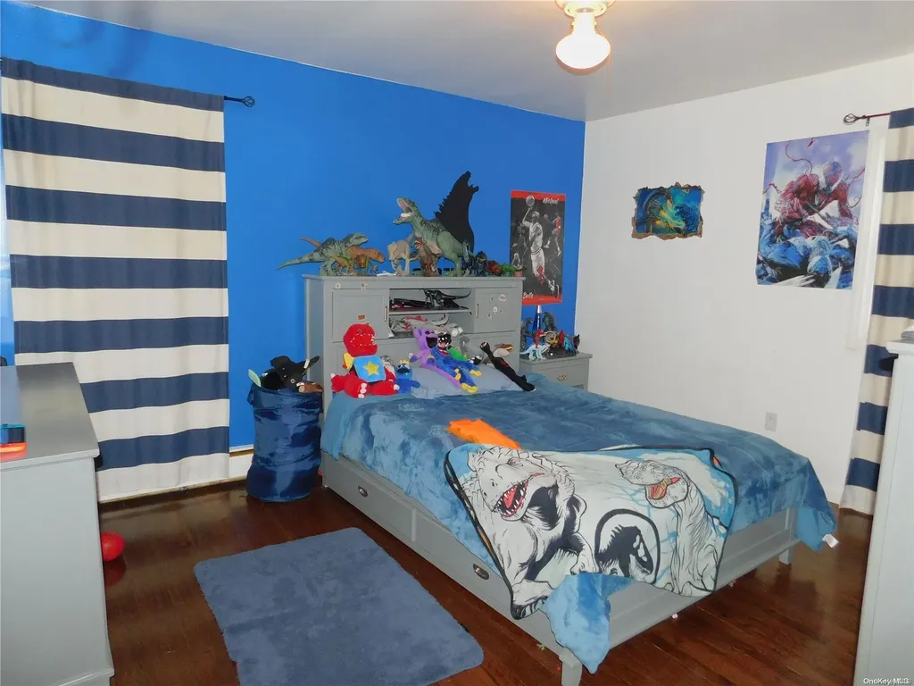 96 Raynor Road Ridge NY 11961