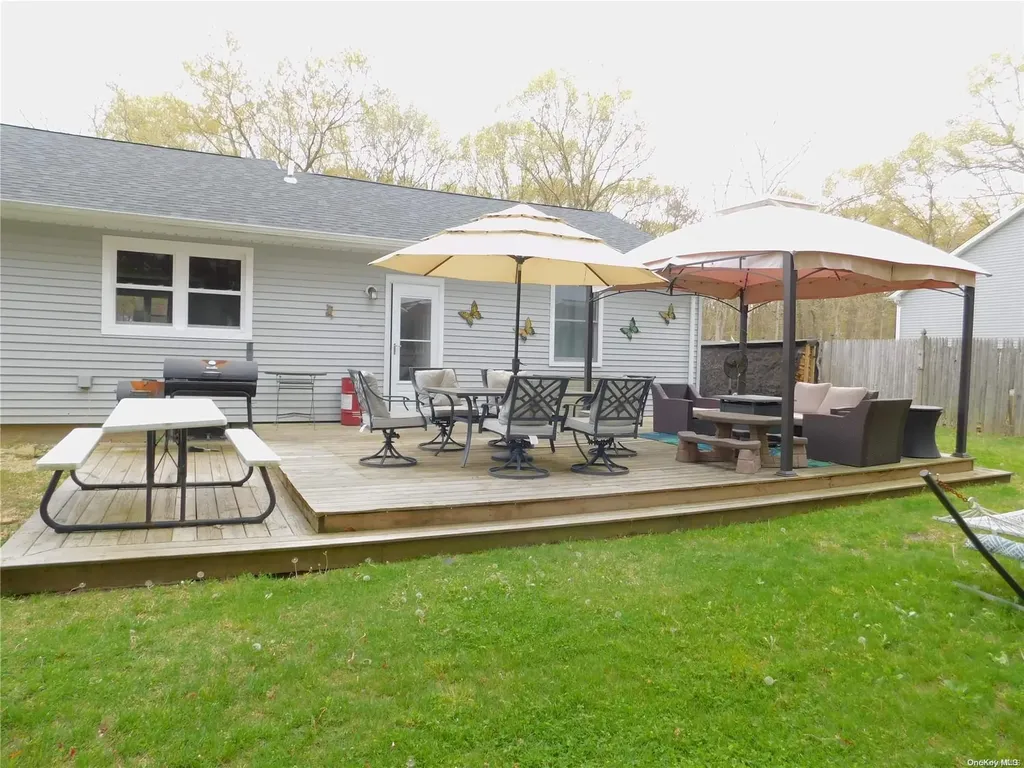 96 Raynor Road Ridge NY 11961