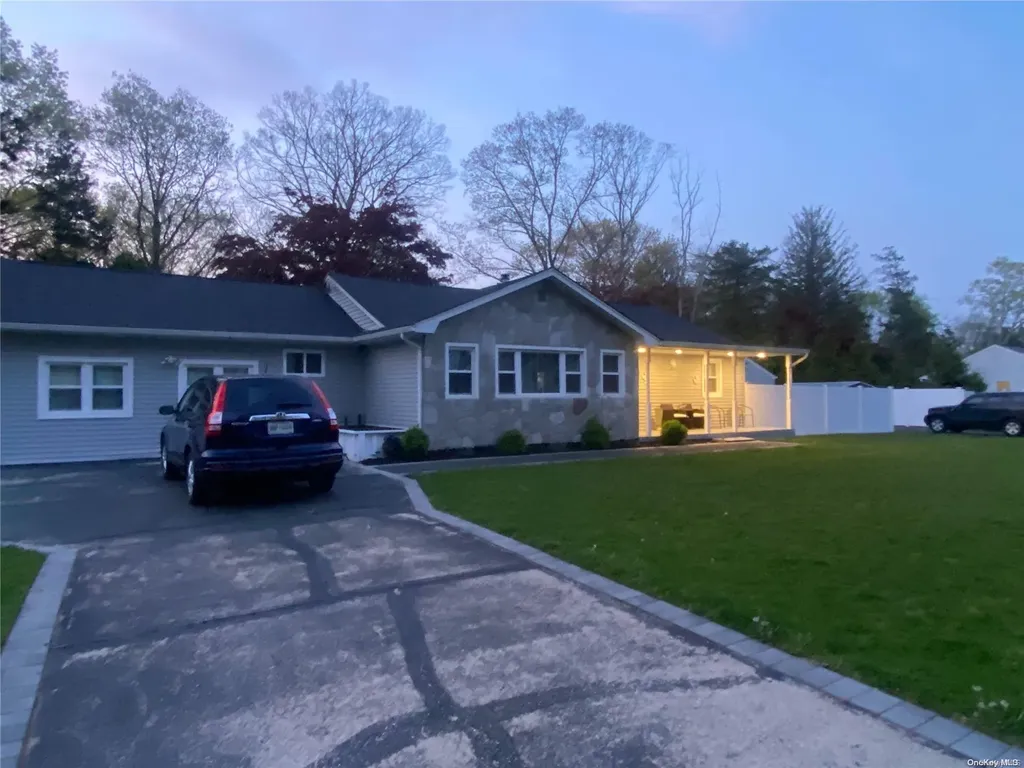 96 Raynor Road Ridge NY 11961