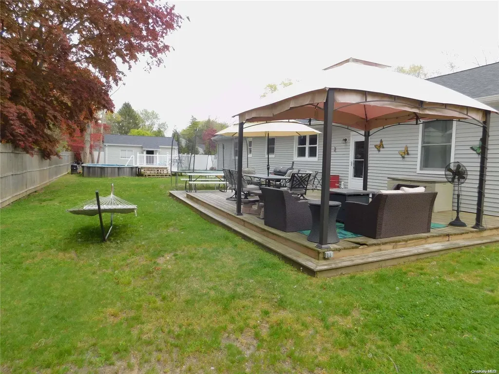 96 Raynor Road Ridge NY 11961