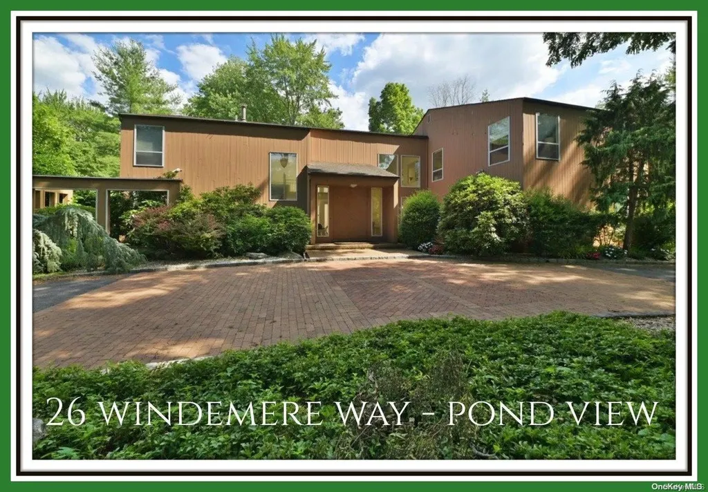 26 Windemere Way Woodbury NY 11797
