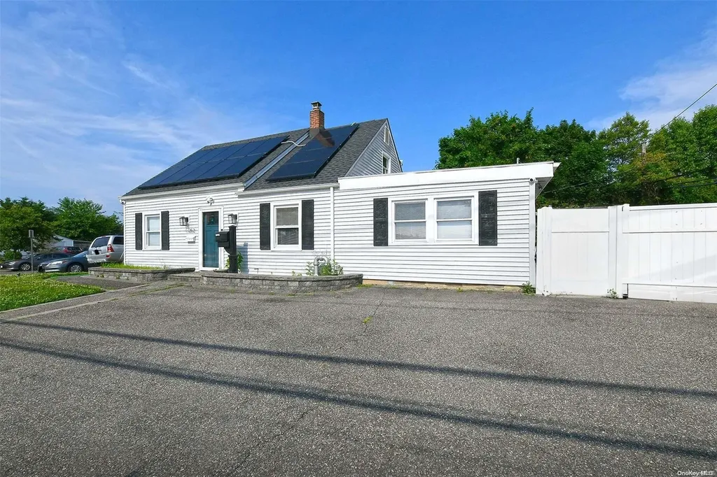 262 Gardiners Avenue Levittown NY 11756