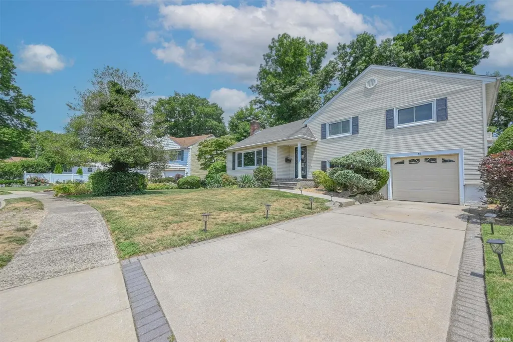 52 Mckenna Road Westbury NY 11590