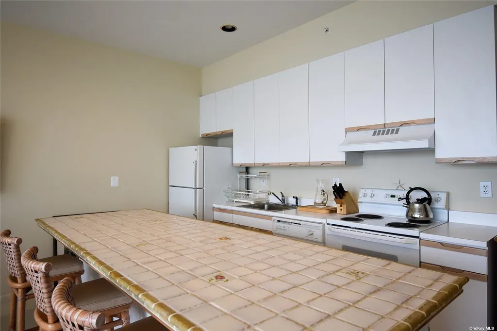 256 Dune Westhampton Beach NY 11978