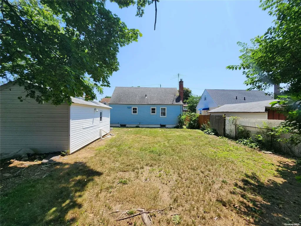 748 Union Drive Uniondale NY 11553