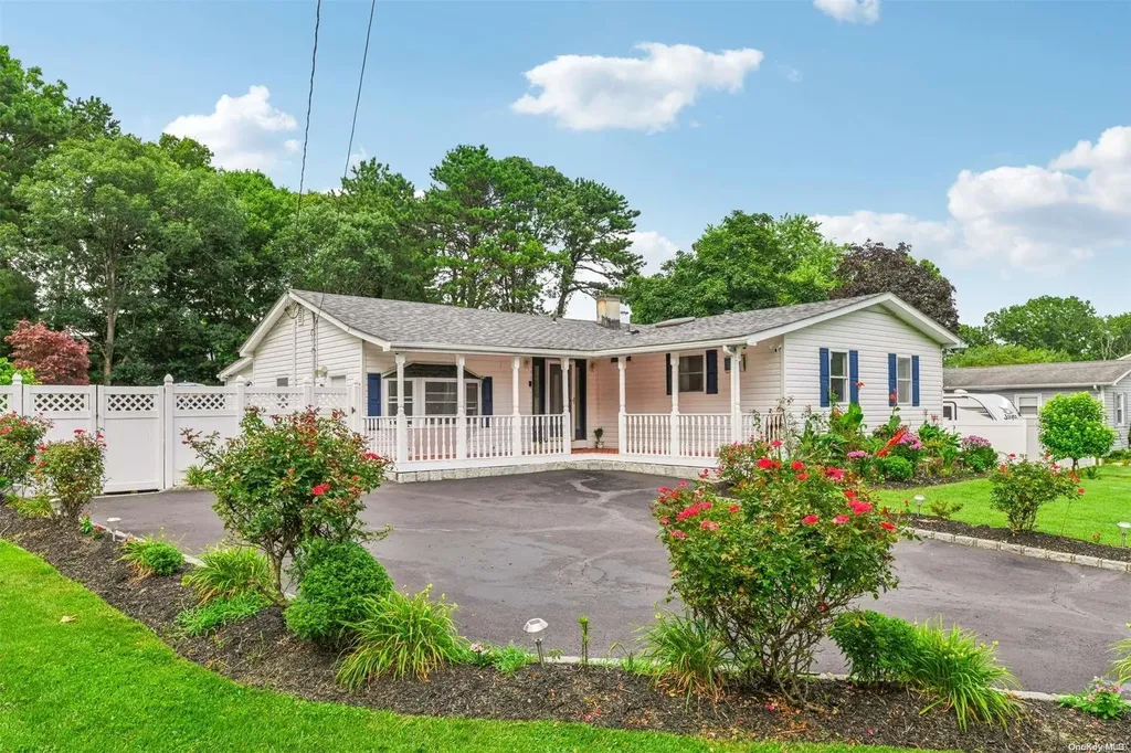39 Halliday Road Coram NY 11727