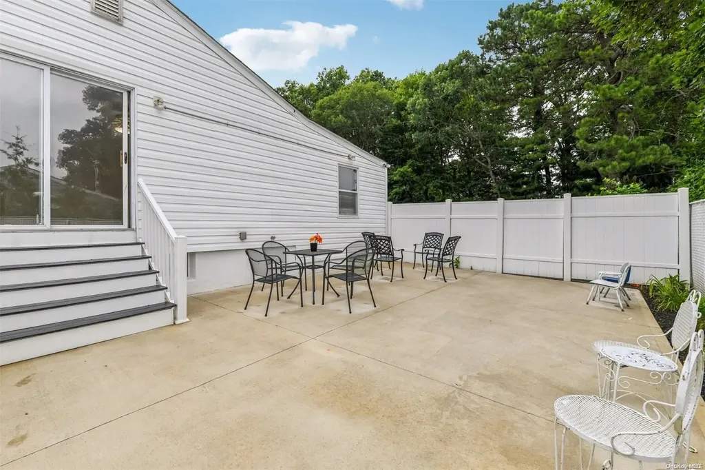 39 Halliday Road Coram NY 11727