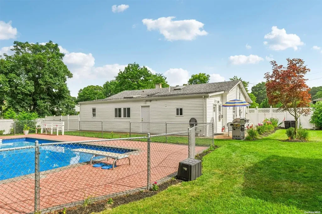 39 Halliday Road Coram NY 11727