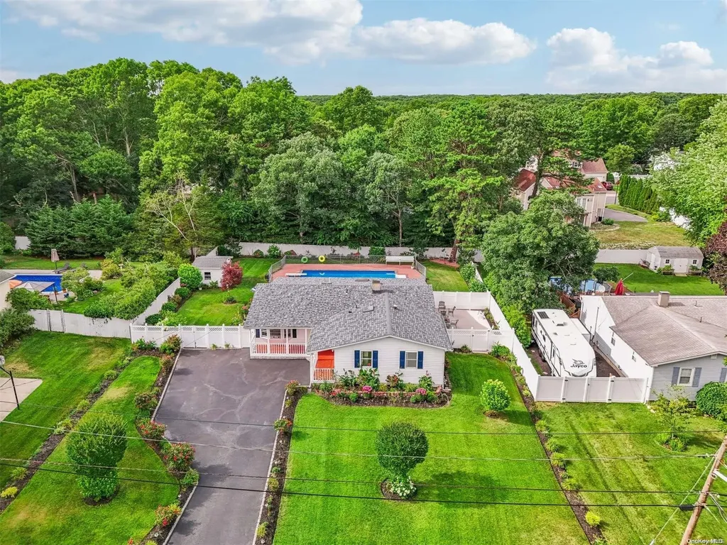 39 Halliday Road Coram NY 11727