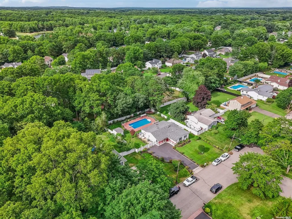 39 Halliday Road Coram NY 11727