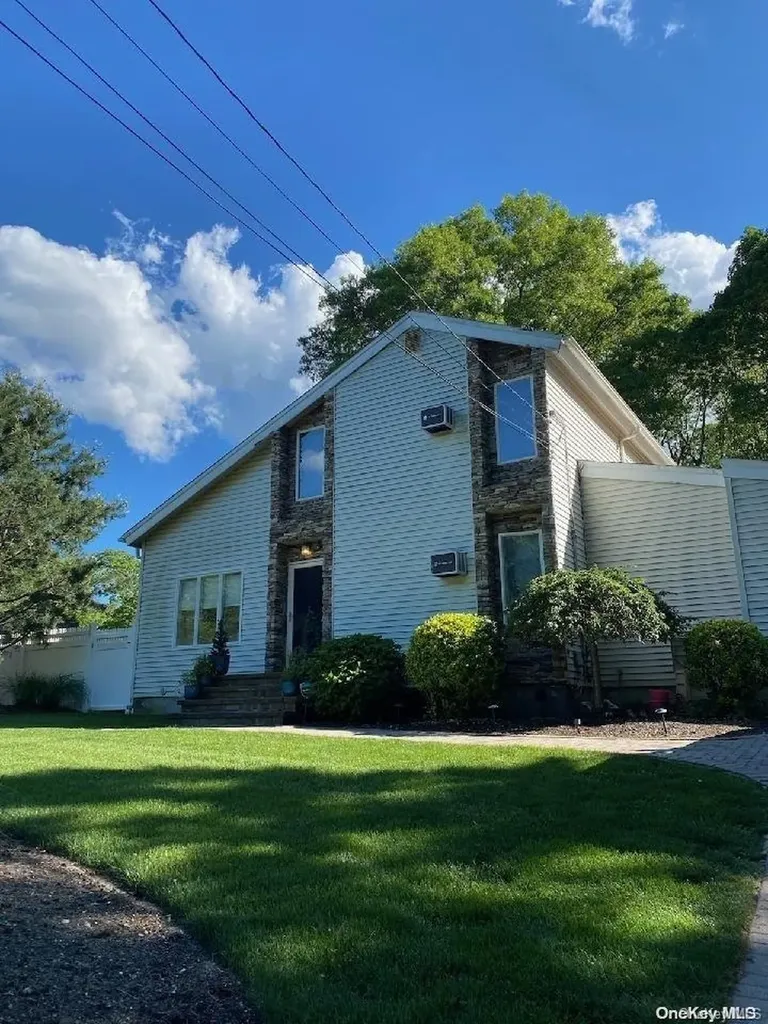 1112 Old Town Road Coram NY 11727