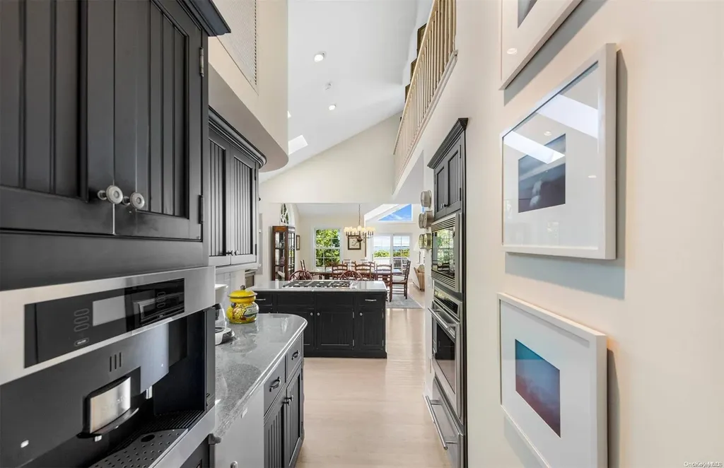 134 Middle Pond Road Southampton NY 11968